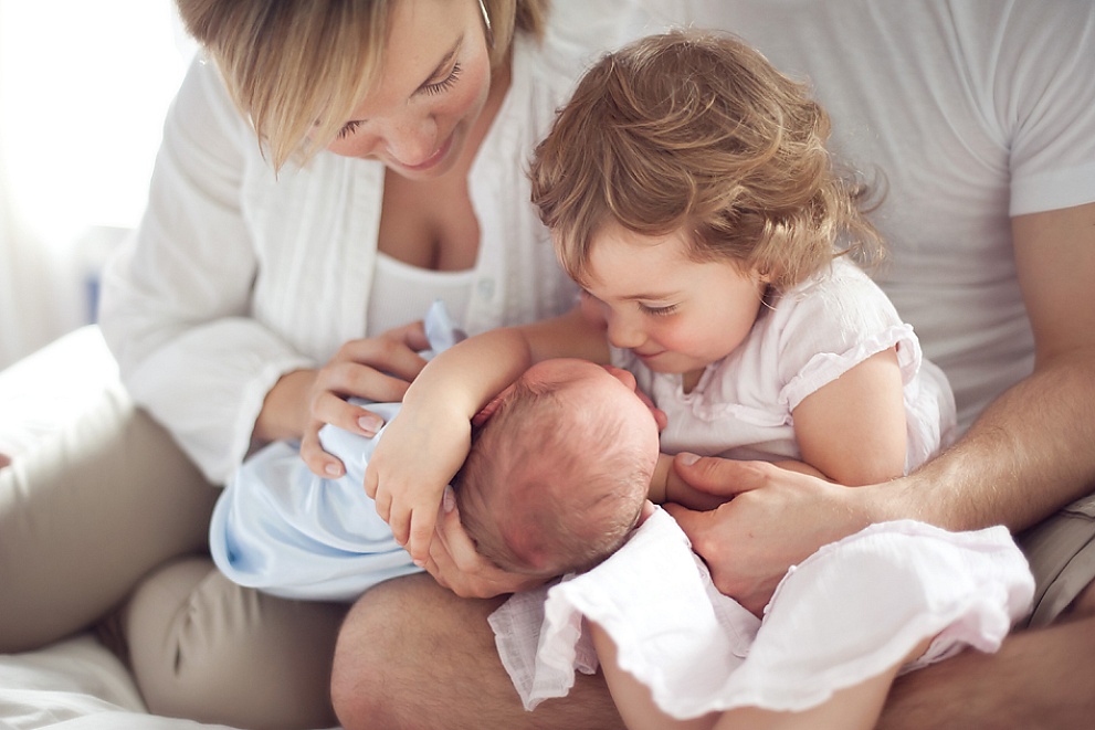 newborn photo session milwaukee