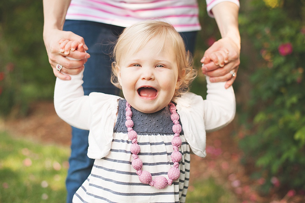 baby child photographer outdoor milwaukee wisconsin