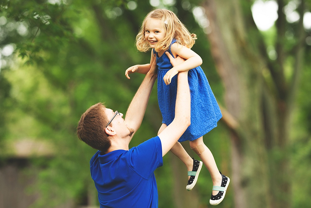 fun family photography outdoor wisconsin