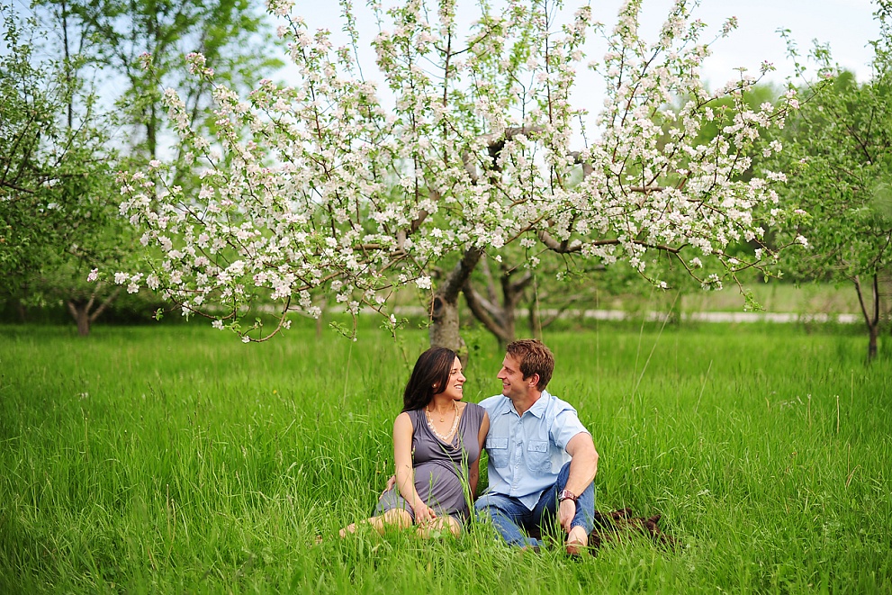 outdoor maternity photo shoot wisconsin