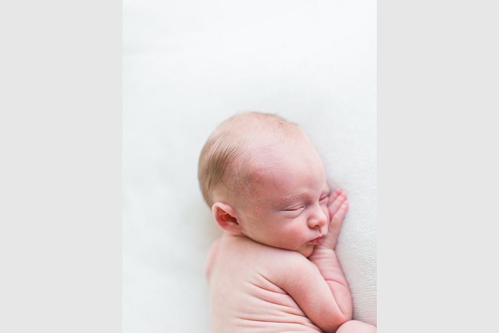 simple organic newborn photos