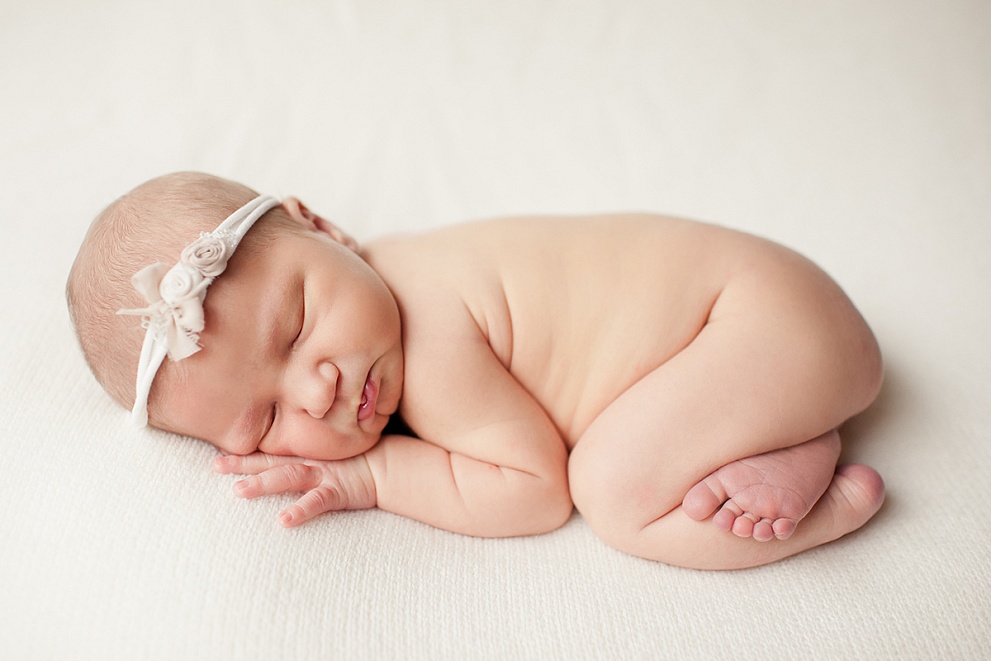 newborn baby photo shoot milwaukee wisconsin