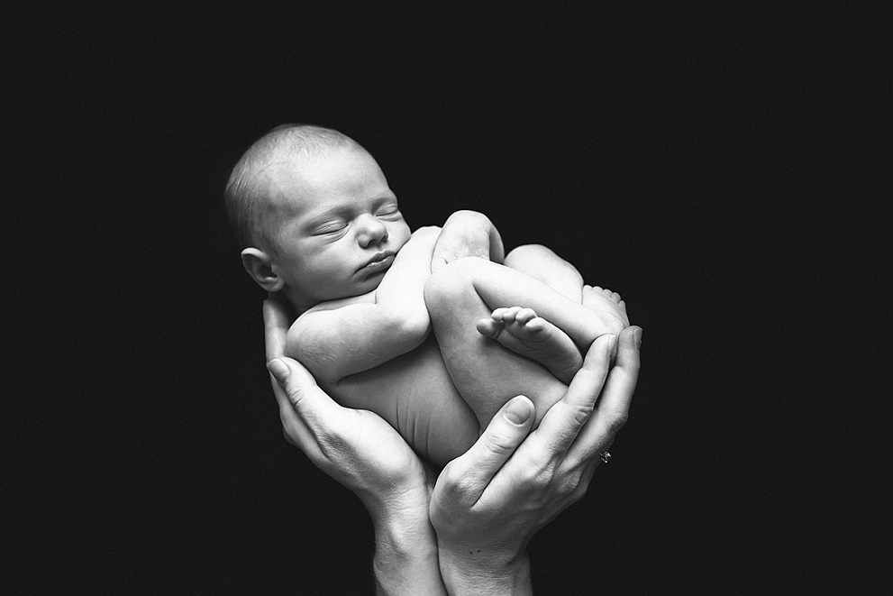 black white newborn photography milwaukee wisconsin